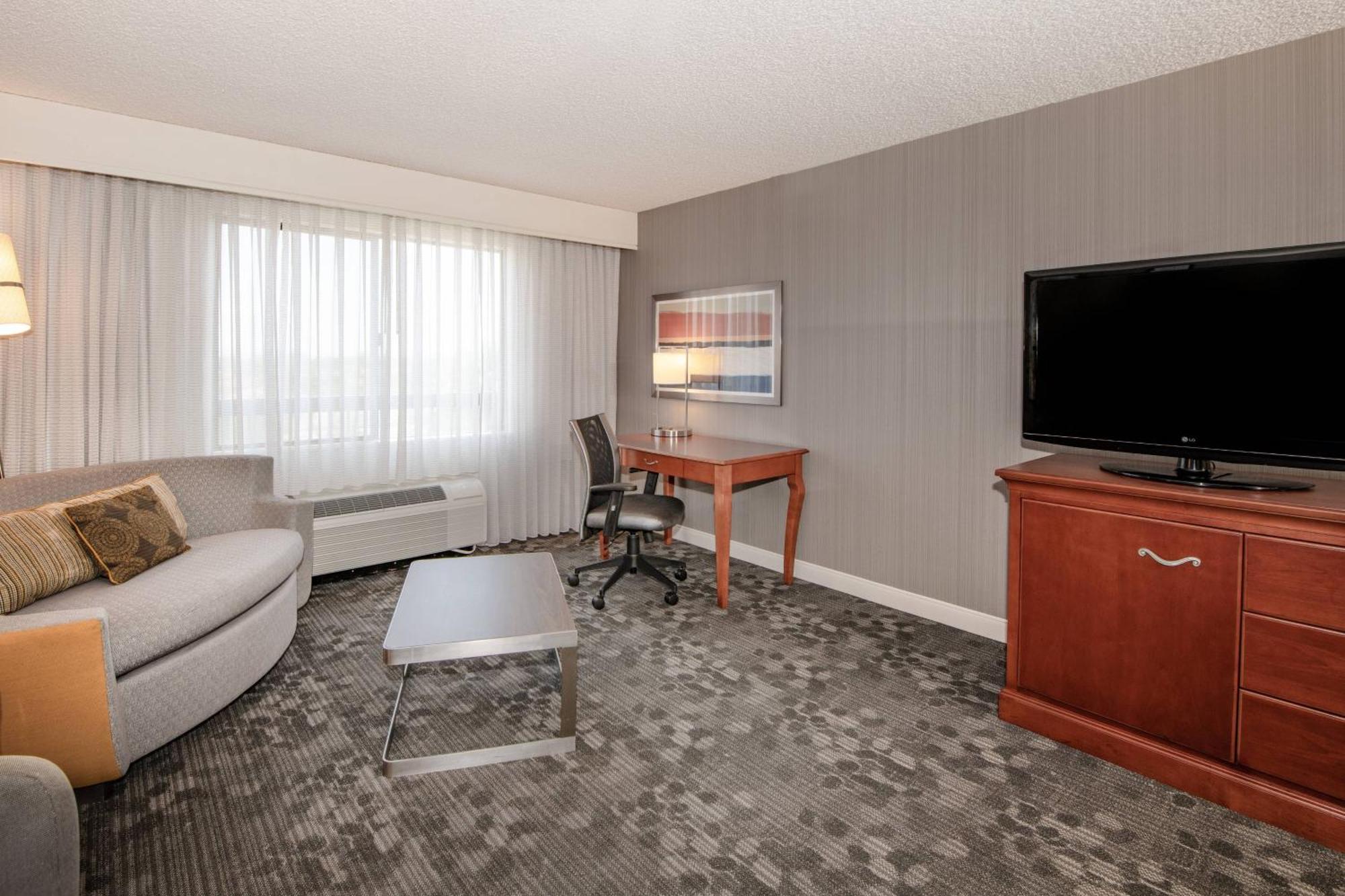 Courtyard By Marriott Newark Silicon Valley Exterior foto